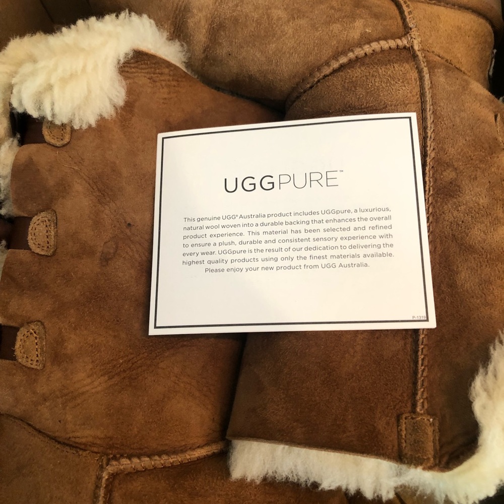 UGG Bailey Bow Tall Youth Size 3